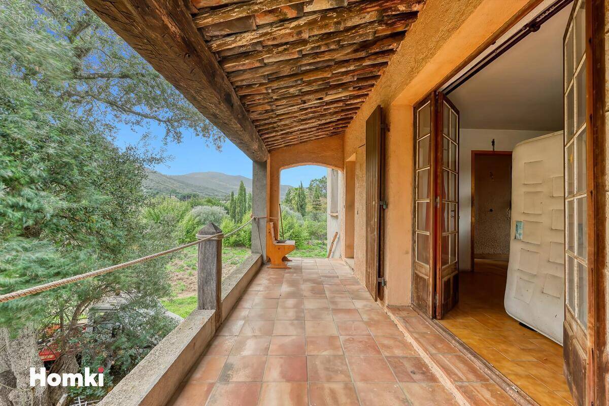 Maison à PLAN-DE-LA-TOUR