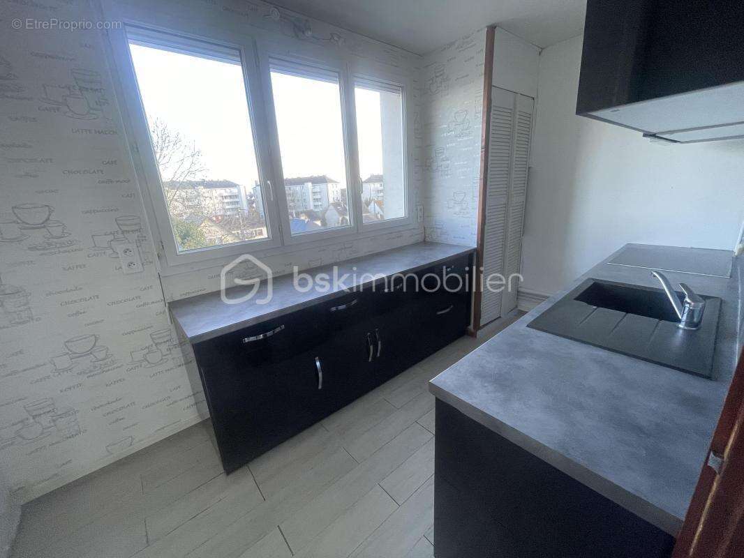 Appartement à MAINVILLIERS