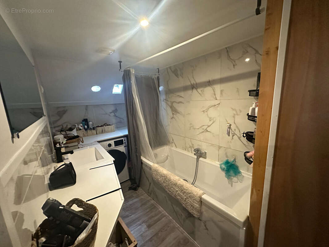 Appartement à BORNEL