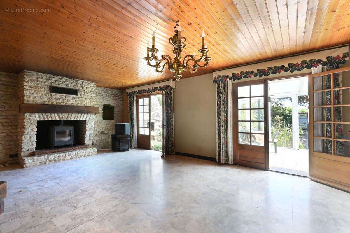 Maison à SAINT-CLEMENT-DES-BALEINES