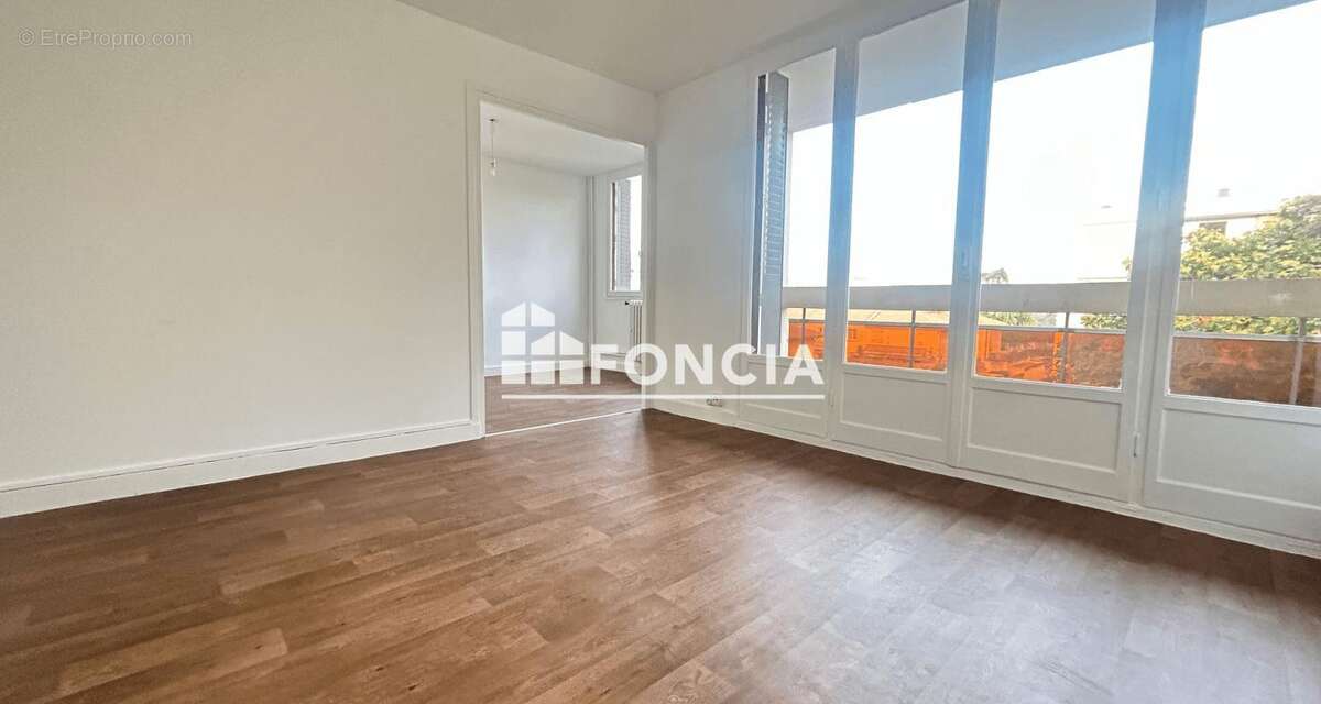 Appartement à LYON-8E