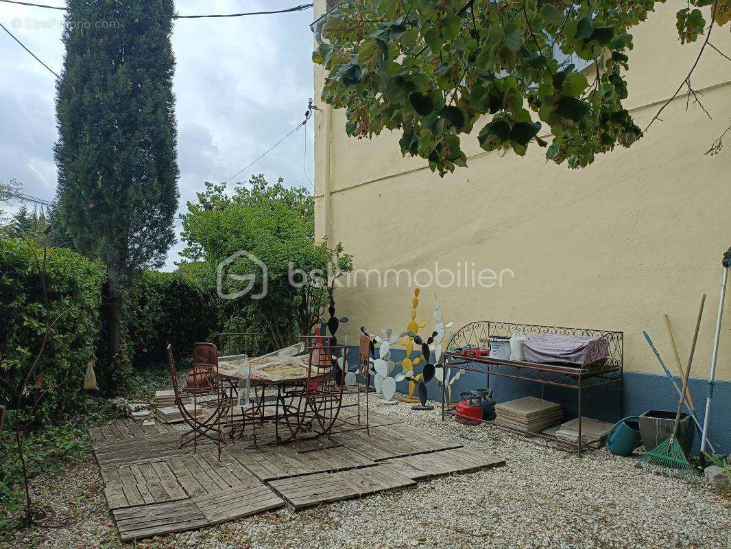 Maison à VILLEVIEILLE