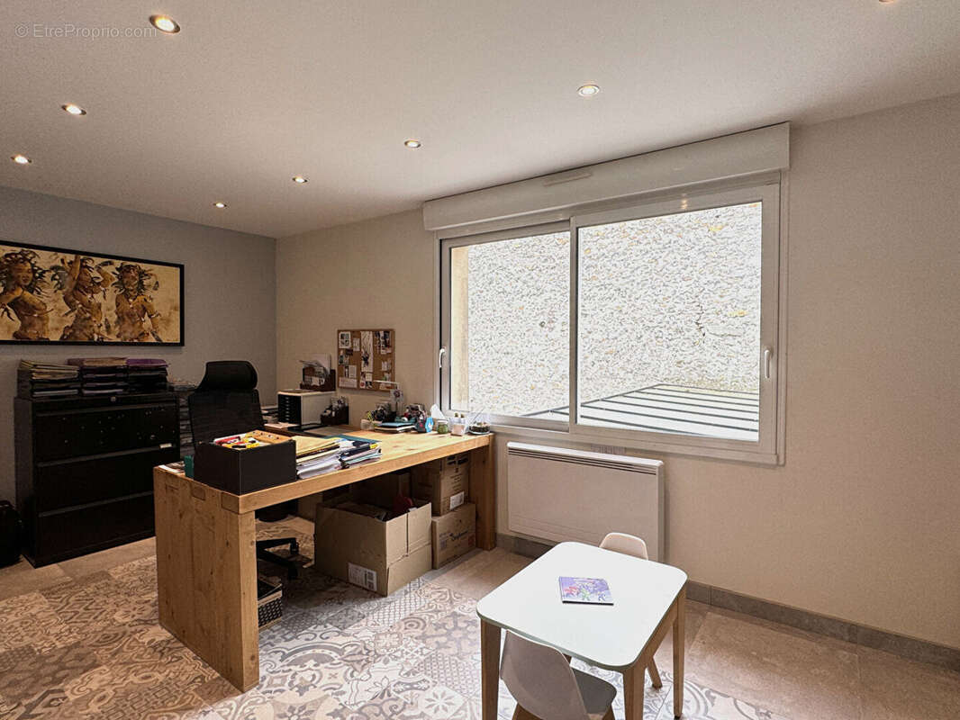 Maison à LES ECRENNES