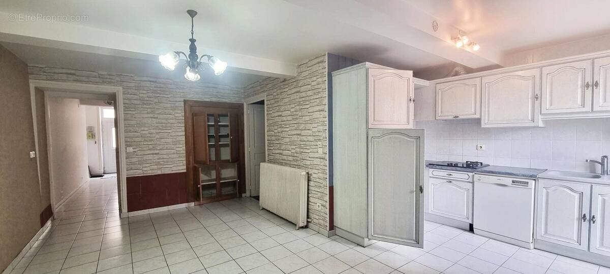 Maison à SAINT-JUST-LA-PENDUE