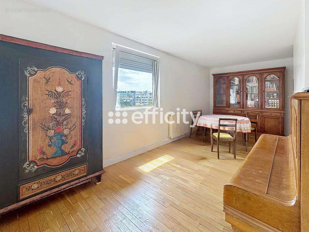 Appartement à MONTROUGE