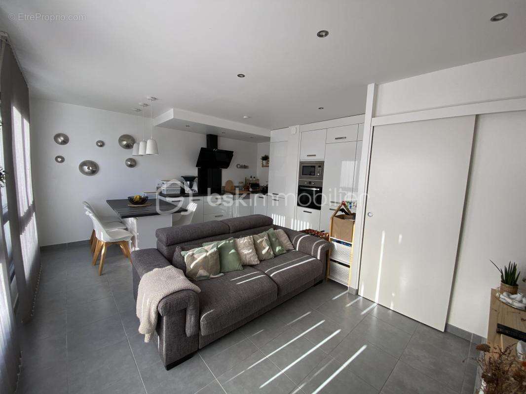 Appartement à BALAN