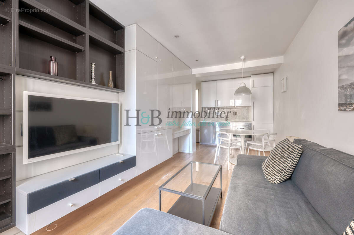 Appartement à PARIS-17E