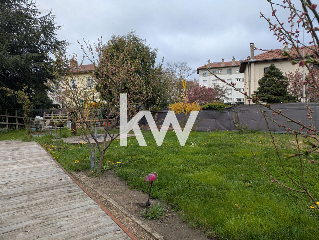 Appartement à ROCHE-LA-MOLIERE