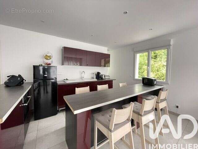 Maison 120 m² à Coubron  - photo 2