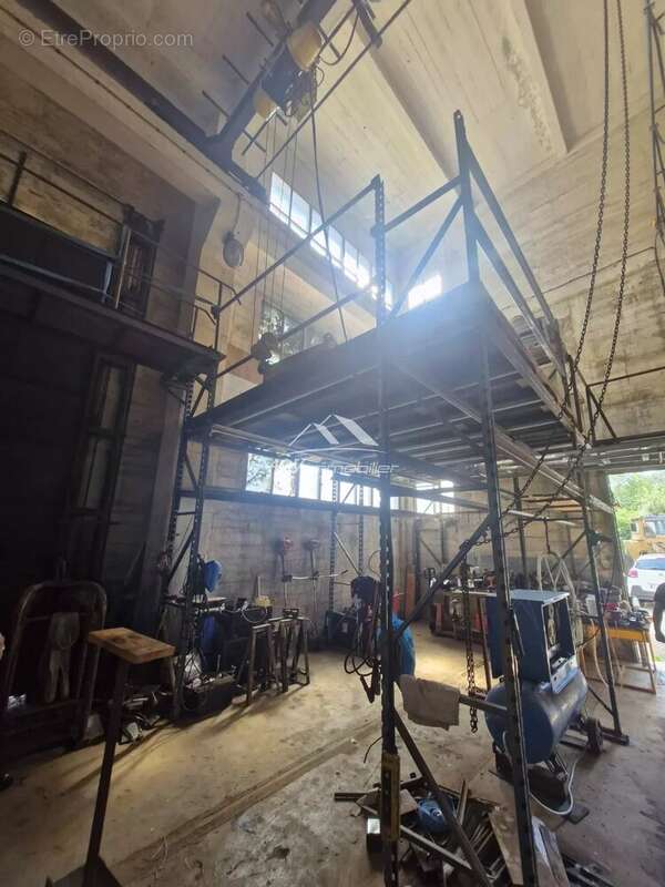 Commerce à SAINT-JEAN-DE-VALERISCLE