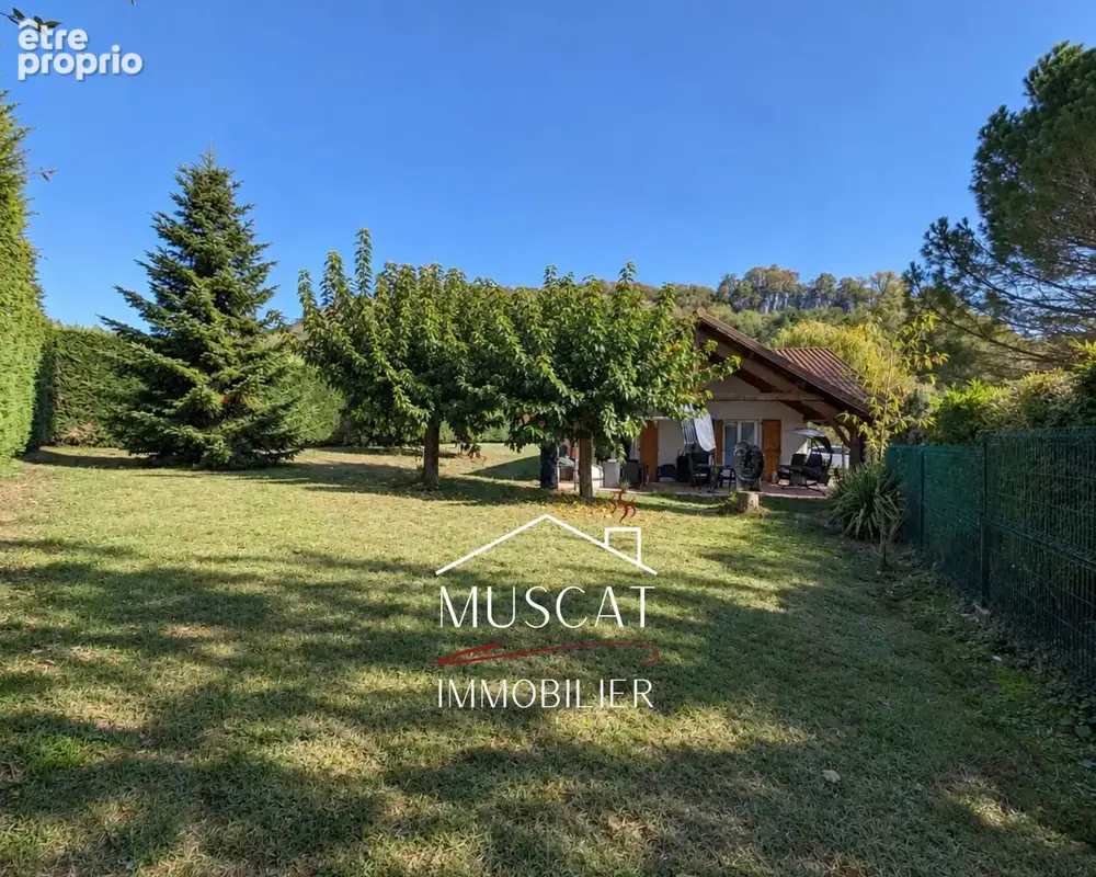 MURS-ET-GELIGNIEUX - Maison de plain-pied - dépendance de 210m2 - double garage - jardin - terrasse - photo 18