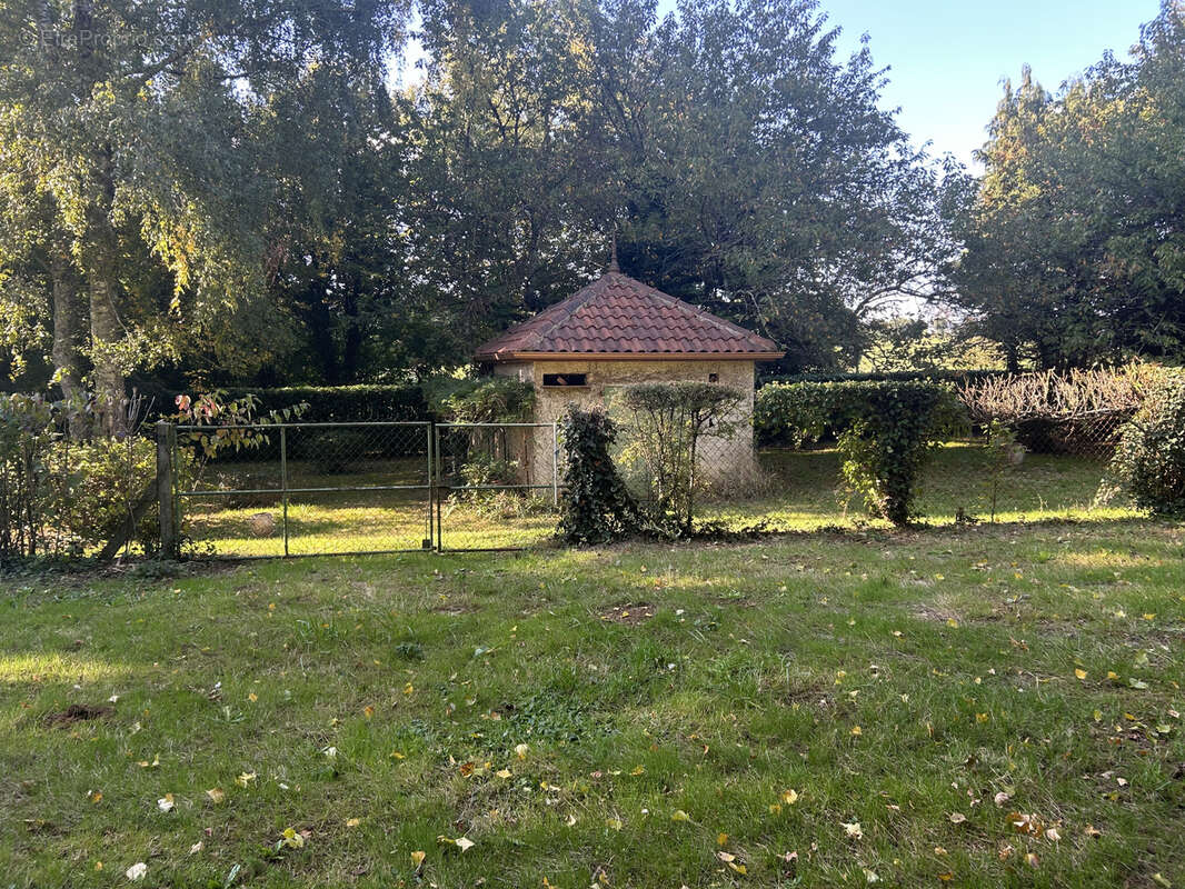 Maison à CHASSENEUIL-SUR-BONNIEURE