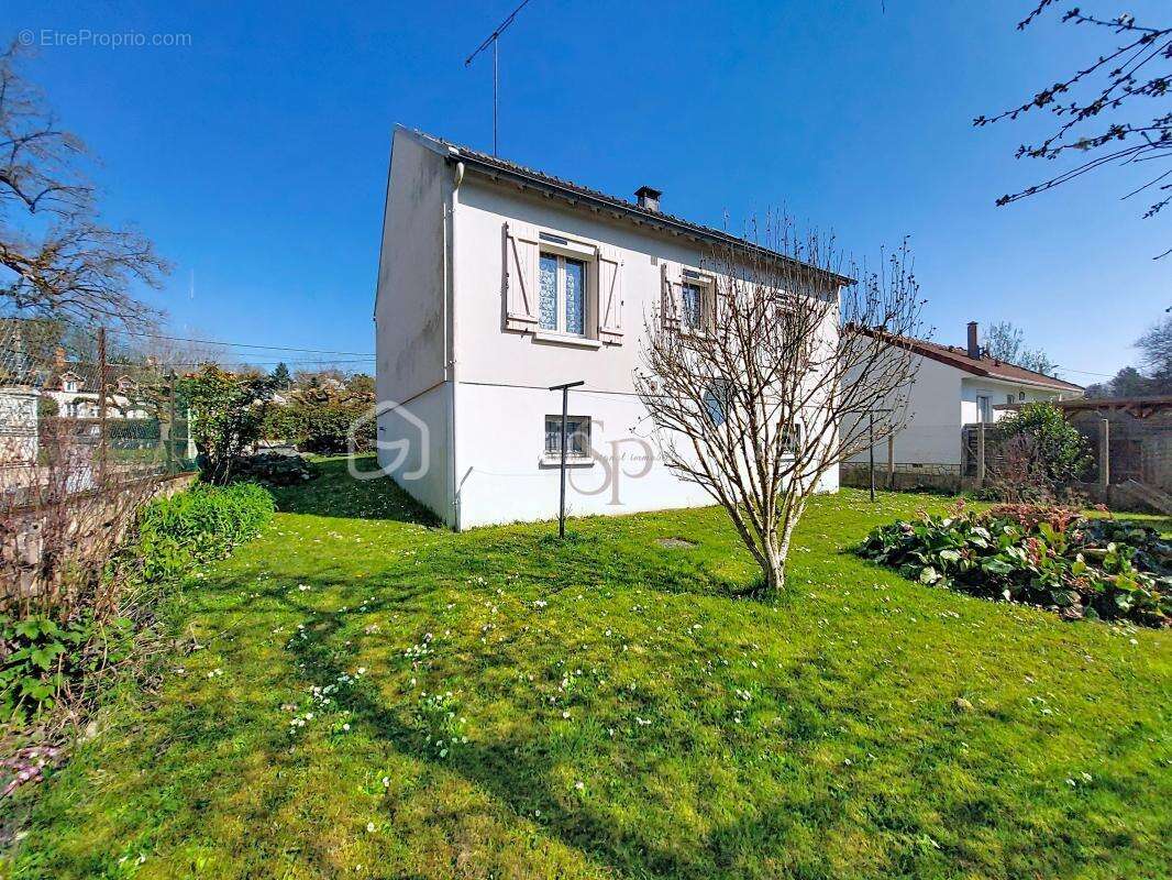 Maison à LORREZ-LE-BOCAGE-PREAUX