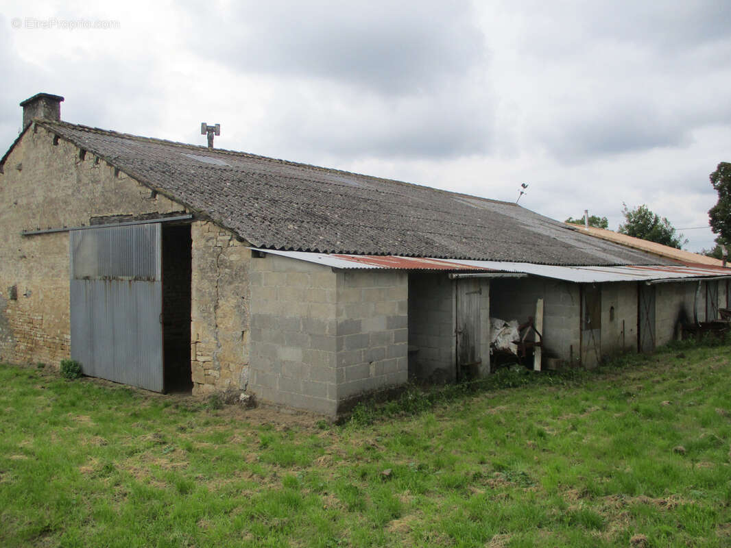 Longère à rénover. - photo 3