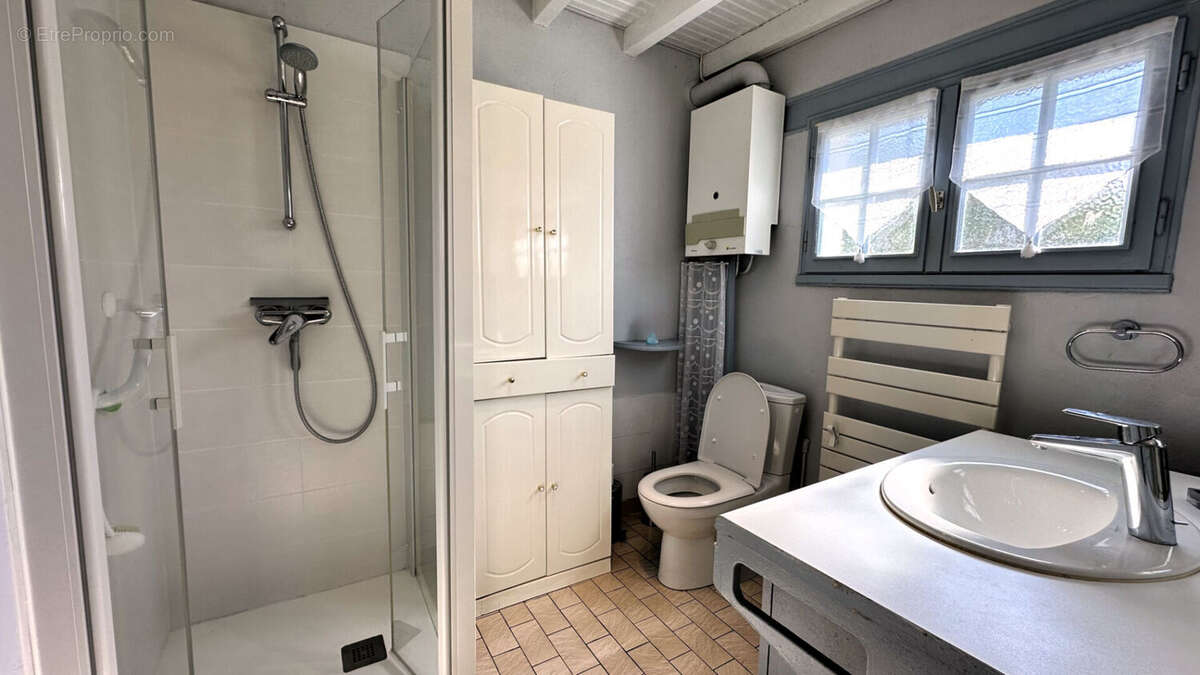 Maison à SAINT-ARNOULT-DES-BOIS