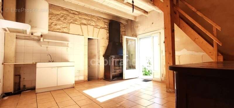 Maison à FONTVIEILLE