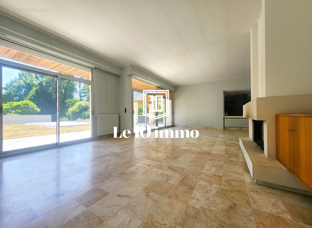 Maison 364 m² à Orvault  - photo 3