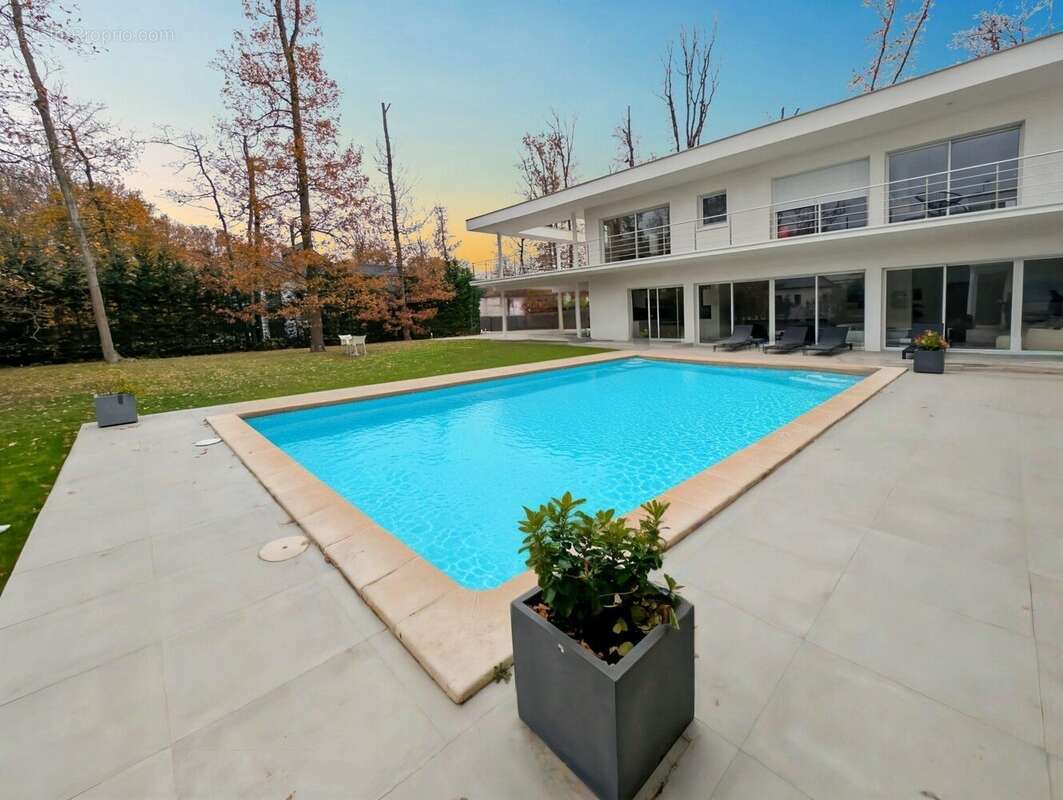 Maison à FEUCHEROLLES