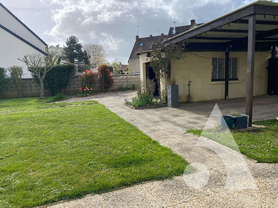 Maison à CREPY-EN-VALOIS