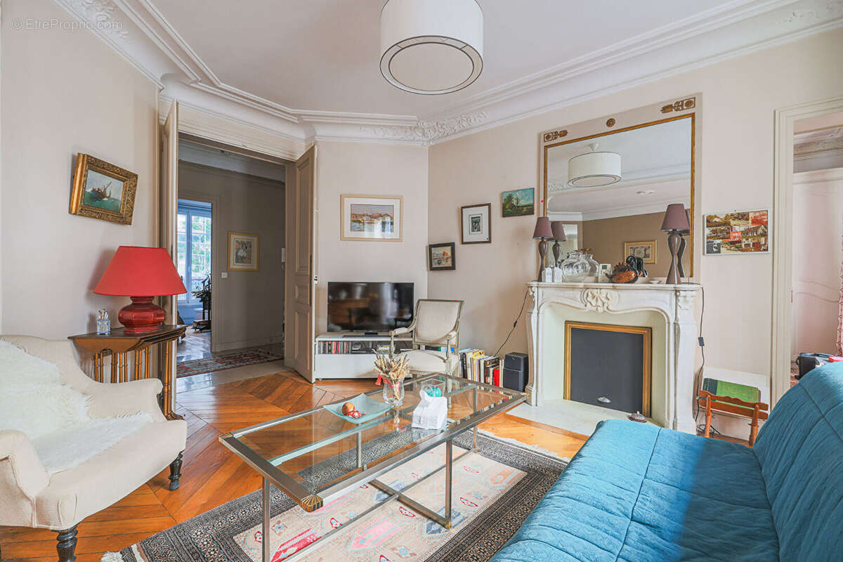 Appartement à PARIS-17E