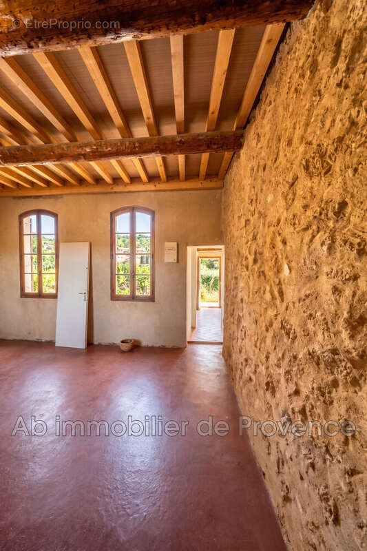 Maison 273 m² à Lauris  - photo 8