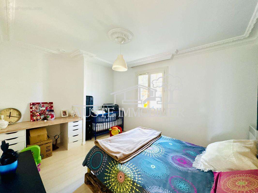 Maison à SAINT-VICTORET