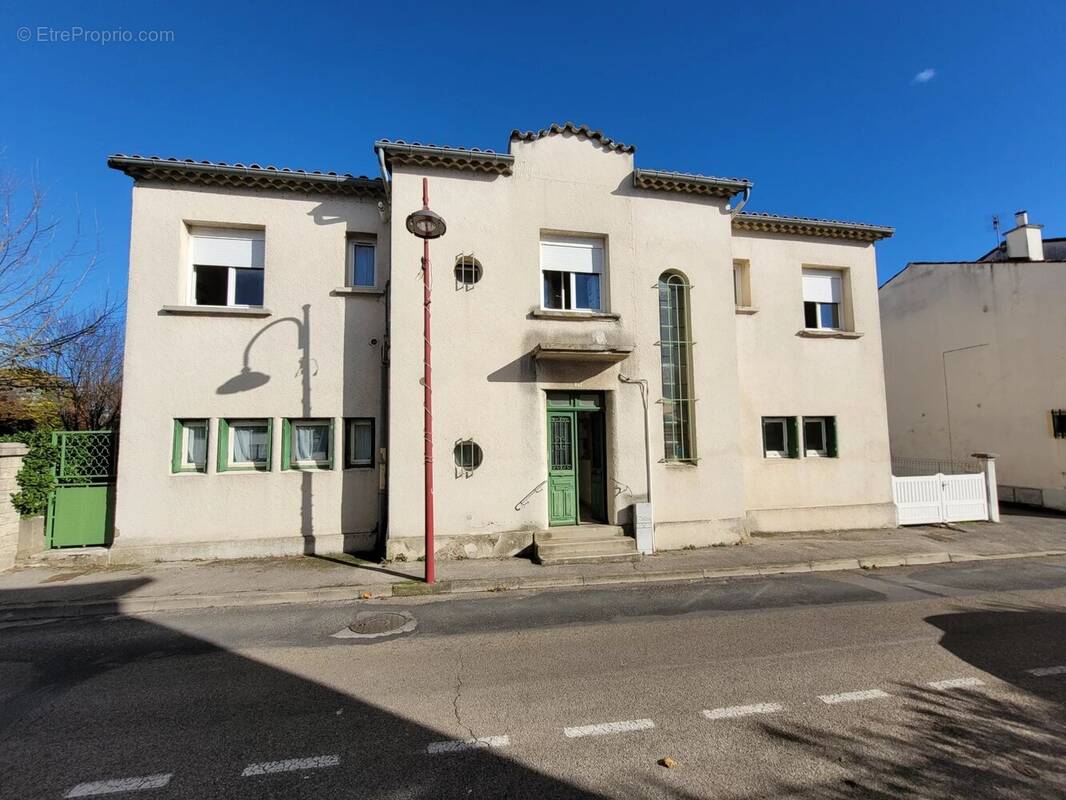 Appartement à SALINDRES