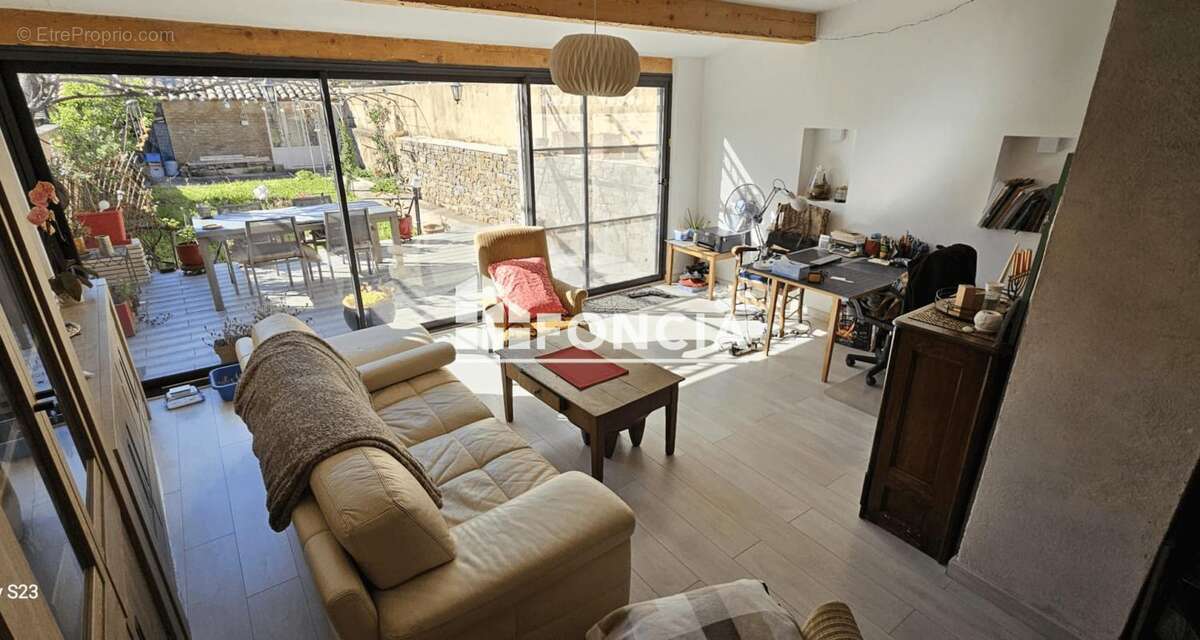 Maison à SORGUES