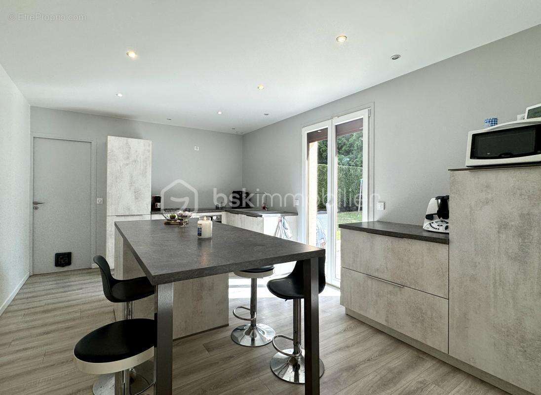 Maison à CHAUCONIN-NEUFMONTIERS