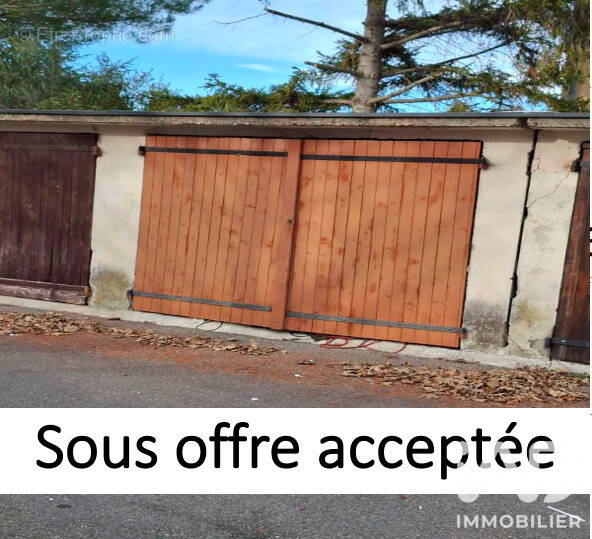 Photo 1 - Parking à VALREAS