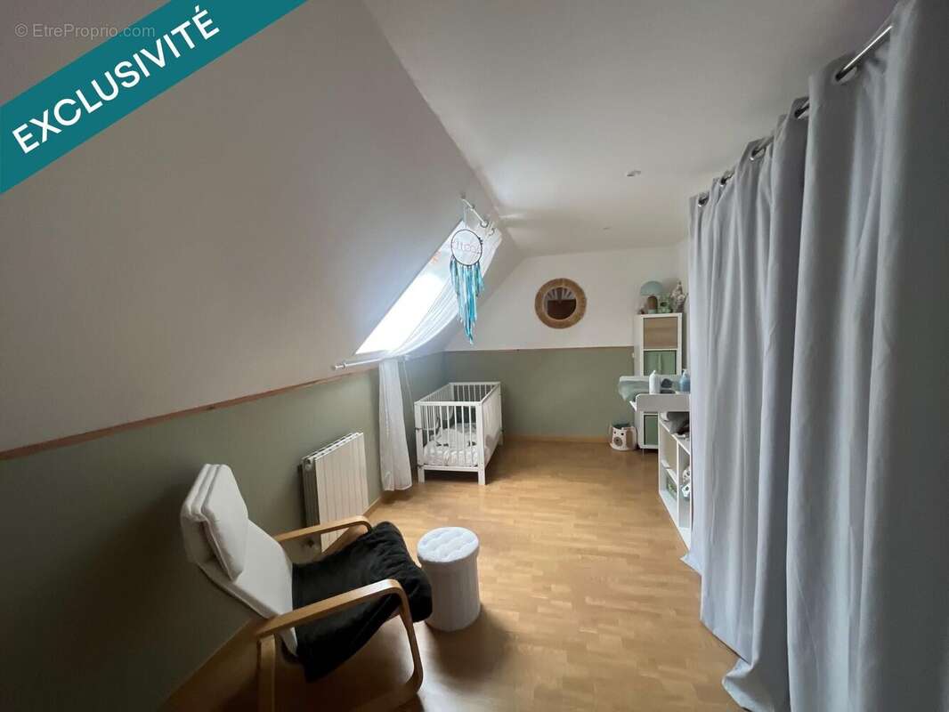 Maison 129 m² à La Neuville-Roy  - photo 8