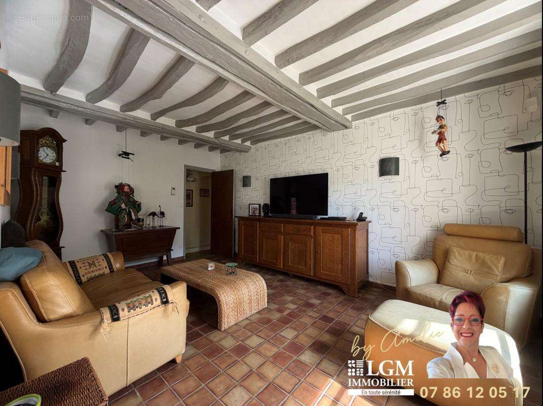 MAGNIFIQUE LONGÈRE de 209 m² - 4 Chambres - Dépendances - photo 6