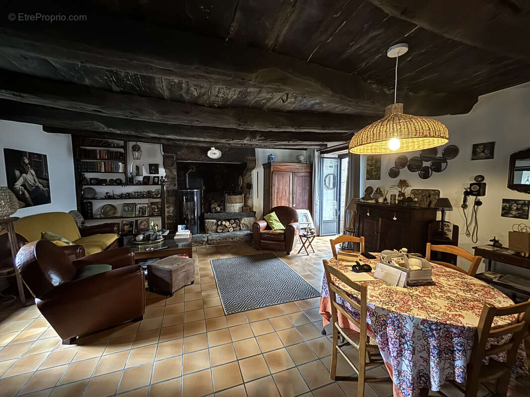 Maison à VILDE-GUINGALAN