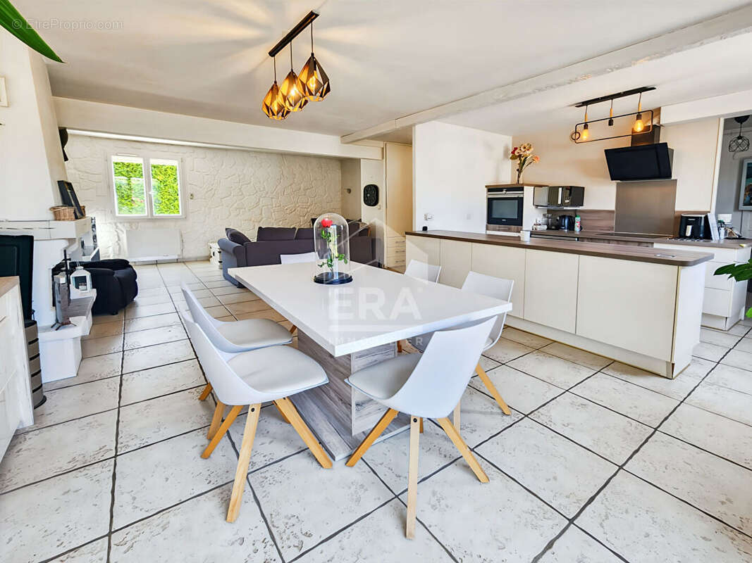 Maison Savigny Le Temple 5 pièce(s) 102.5 m2 - photo 4