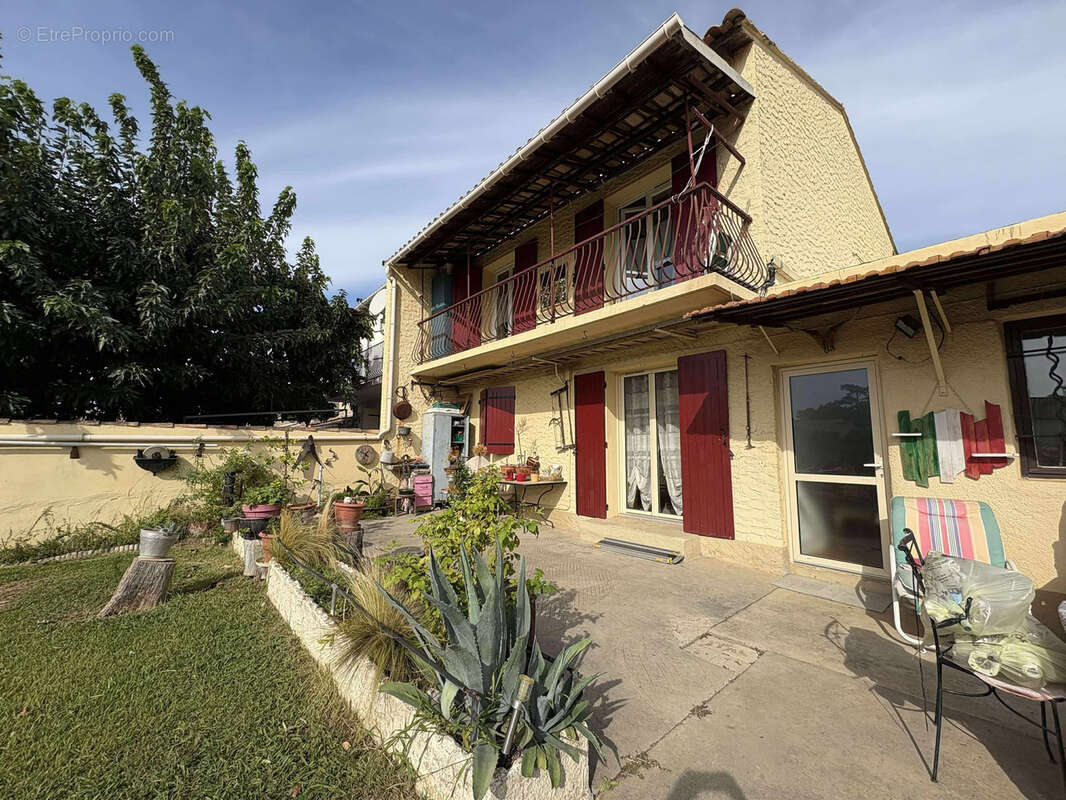 Maison à SAINT-MARTIN-DE-CRAU