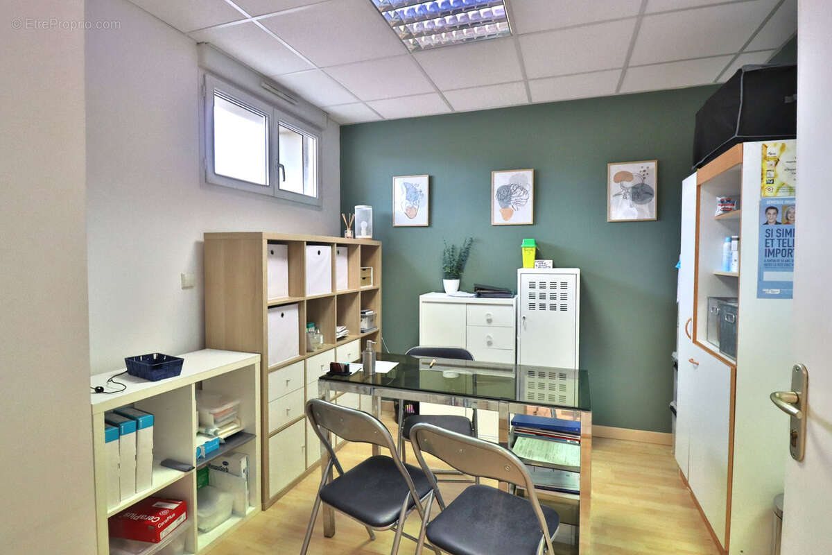 Commerce à SAINTE-SAVINE