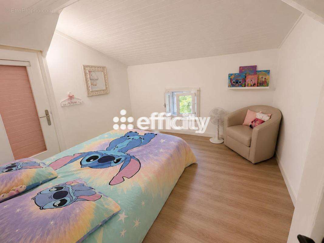 Maison 171 m² à La Lande-De-Fronsac  - photo 10