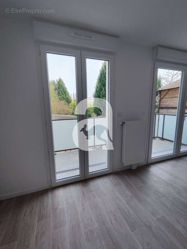 Appartement à VILLENEUVE-SAINT-GERMAIN