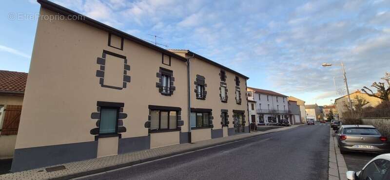 Commerce à PONTAUMUR