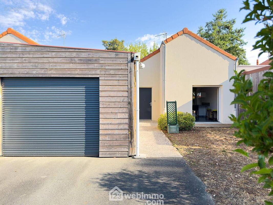 Maison de plain pied construite en 2013. - Maison à CHOLET