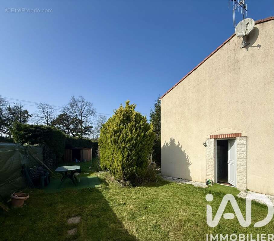 Photo 8 - Maison à ROCHESERVIERE