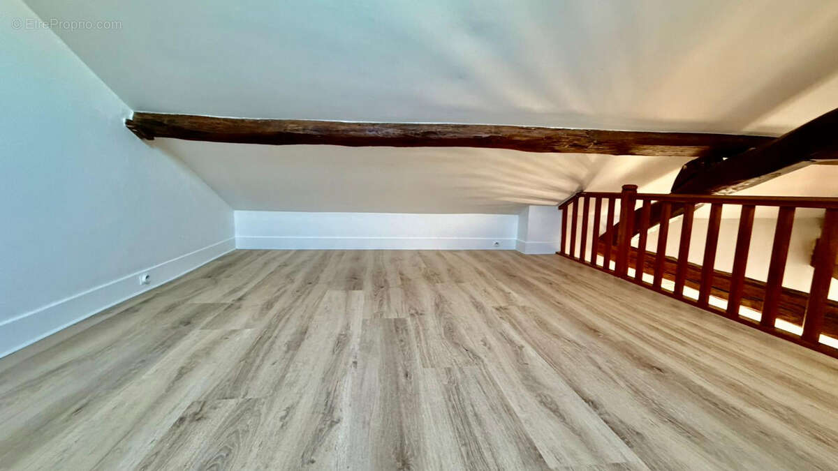 Appartement à LA CHAPELLE-EN-SERVAL