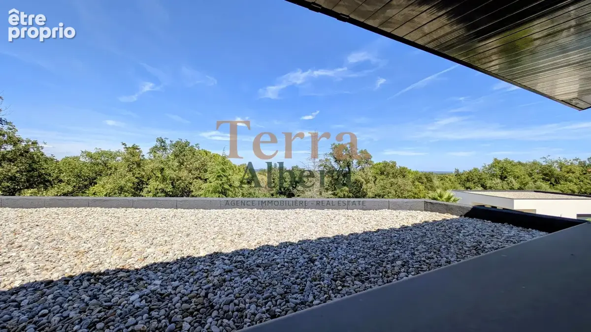 Villa contemporaine récente avec piscine, grand terrain, au calme et sans vis à vis - photo 18