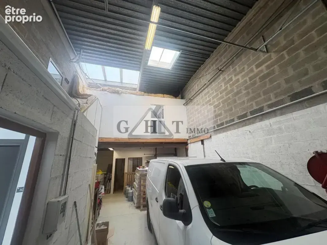 Entrepot a vendre-vaux le penil - photo 4