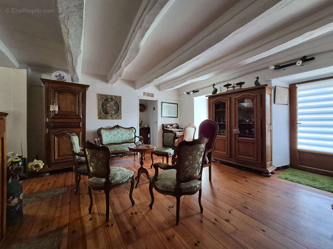 Maison à SAINT-BEAUZELY