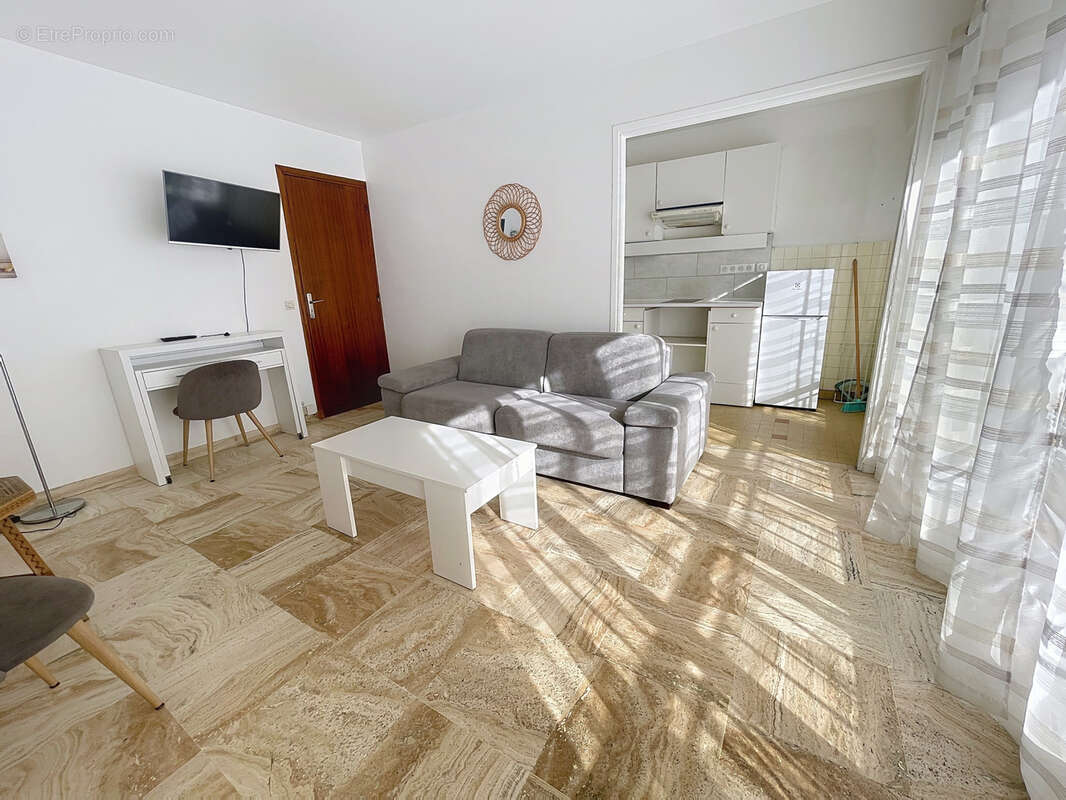 Antibes centre ville studio limite vieil antibes - photo 2