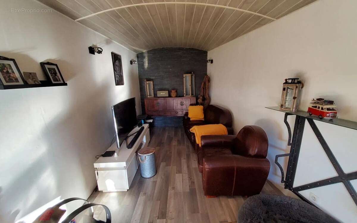 Maison à SAINT-BRES