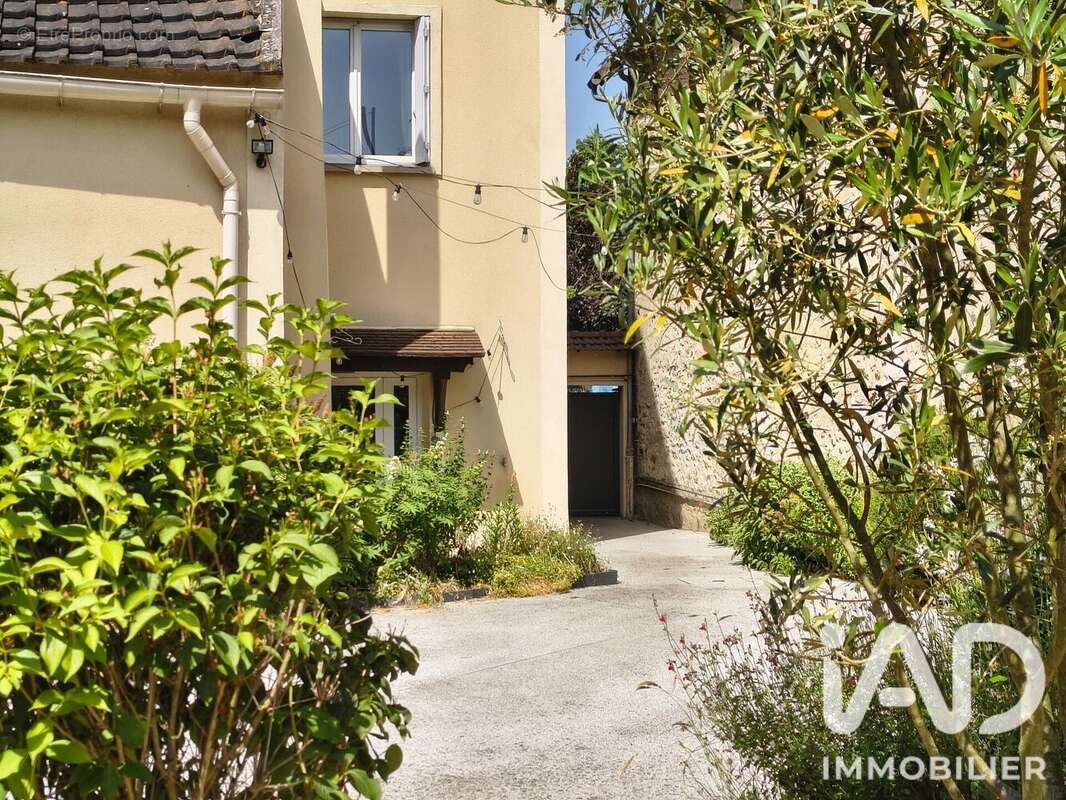 Maison 120 m² à Saint-Arnoult-En-Yvelines  - photo 3