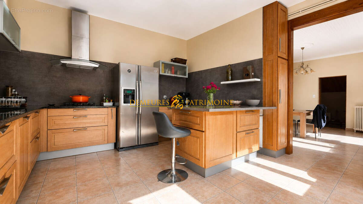 Maison 182 m² à Saint-Yrieix-Sur-Charente  - photo 6