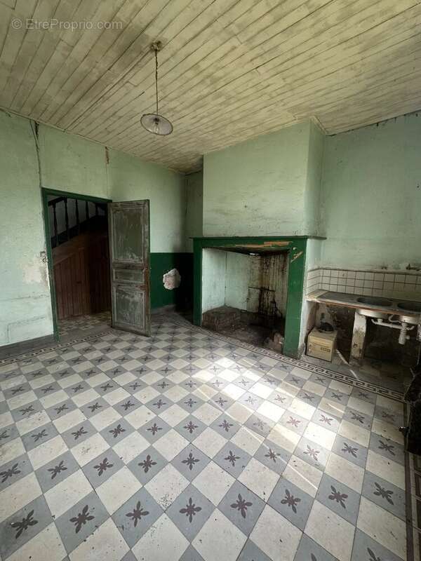 Maison à NEGREPELISSE